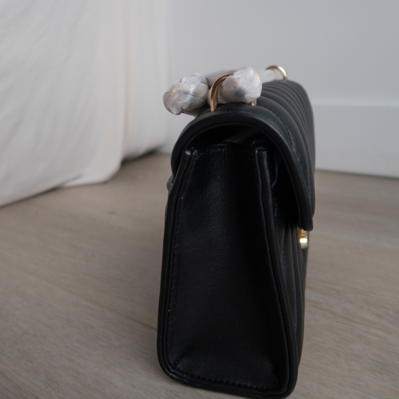 Michael Kors Rose Medium Quilted Shoulder Bag - Picture 3 of 6